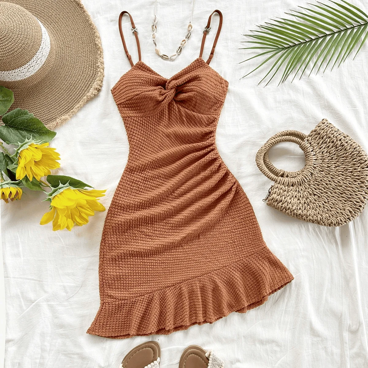 A pure and sexy halter dress that is tight and slimming, with ruffled edges and a hip-hugging short dress for women - Image 4