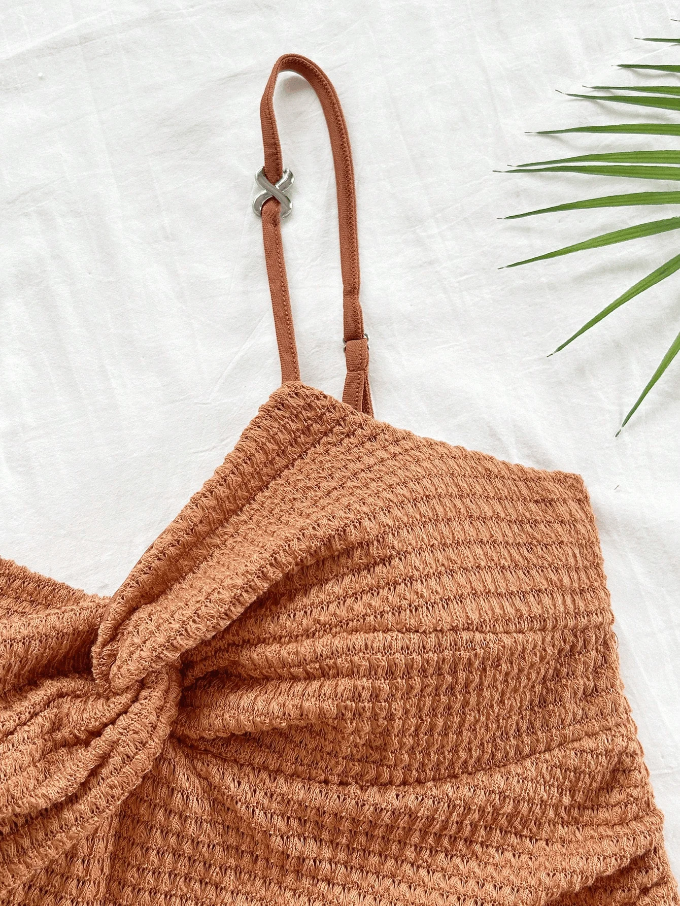 A pure and sexy halter dress that is tight and slimming, with ruffled edges and a hip-hugging short dress for women - Image 5