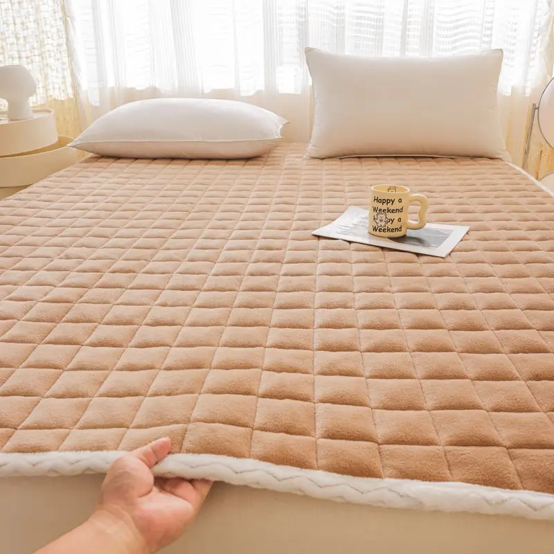 Thickened Velvet Mattress Pad Warm Quilted Topper with Elastic Band Non-Slip Cover for Winter Bed Sleeping Camping